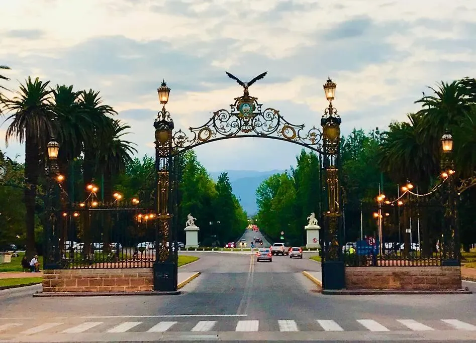 Cozy Comfort Close To The Park Mendoza